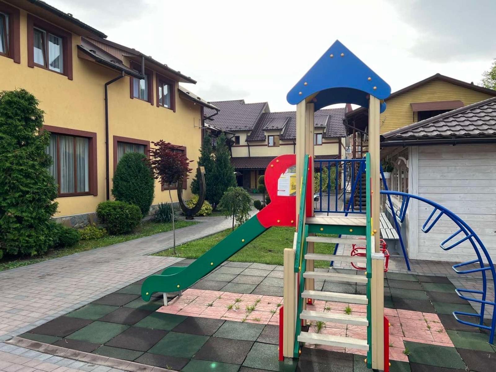 Sadyba Magnat Hotel Dilyatyn Exteriör bild
