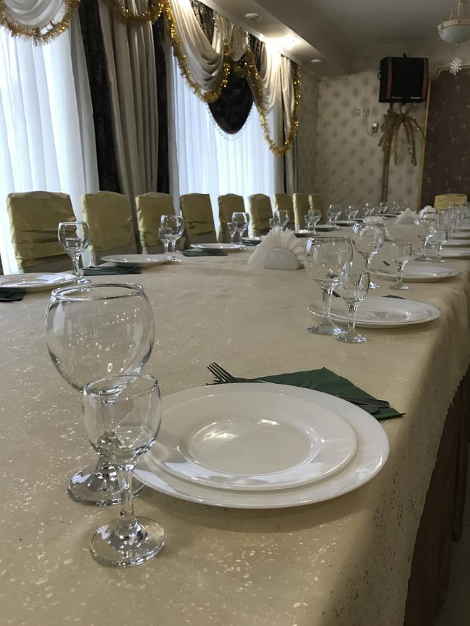 Sadyba Magnat Hotel Dilyatyn Exteriör bild